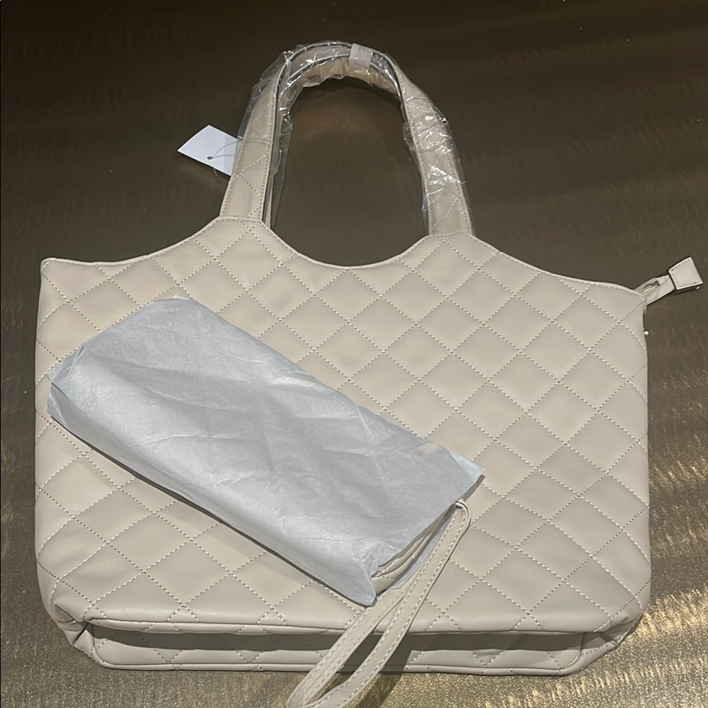 2-1 Cream Quilted Tote Bag + Wallet